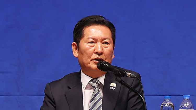 6일 경기도 수원시 경기아트센터에서 열린 더불어민주당 현장최고위원회의에서 정청래 대표가 발언하고 있다. /연합뉴스
