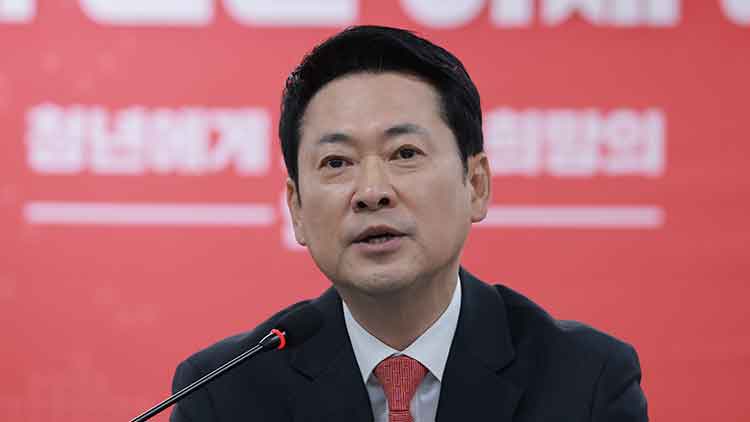 국민의힘 장동혁 대표가 6일 인천 남동구 인천시당에서 열린 현장 최고위원회의에 참석해 발언하고 있다. /연합뉴스
