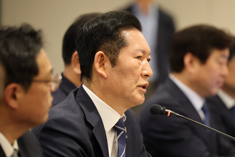 더불어민주당 정청래 대표가 8일 대구 북구 인터불고 엑스코 호텔에서 열린 현장 최고위원회의에서 발언하고 있다. /연합뉴스 