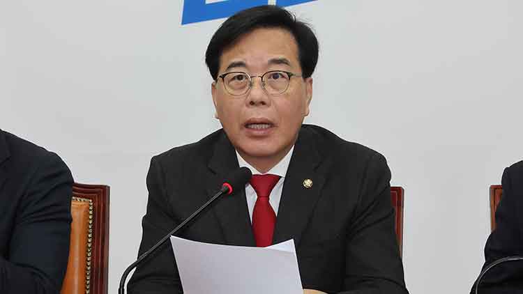 국민의힘 송언석 원내대표가 9일 서울 여의도 국회에서 열린 최고위원회의에서 발언하고 있다. /연합뉴스