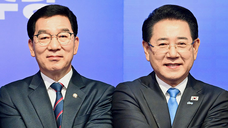 신정훈 전 후보와 김영록 후보 /  공동취재