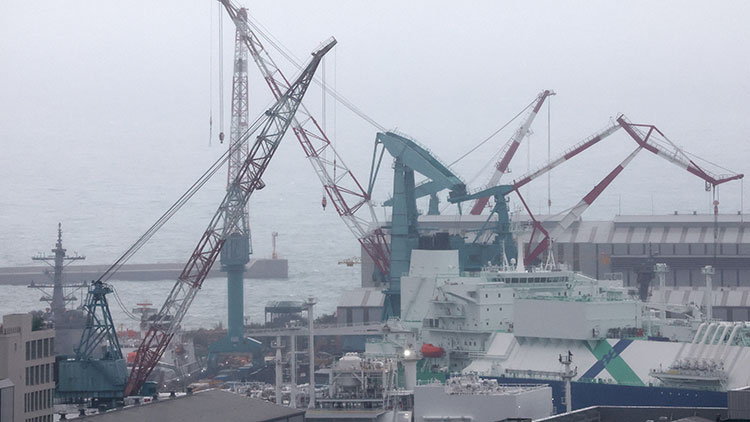 9일 울산시 동구 HD현대중공업에서 정비 중인 해군 잠수함에서 불이 났다. 이날 HD현대중공업 모습. /연합뉴스