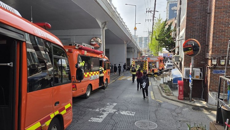 소방차가 출동한 모습