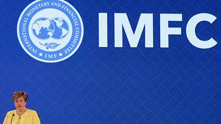 크리스탈리나 게오르기에바 IMF 총재가 17일(현지시간) 미국 워싱턴 DC에서 열린 2026 IMF 및 세계은행 그룹 춘계회의에서 IMFC(국제통화금융위원회) 회의 후 언론 브리핑에서 연설하고 있는 모습 /AFP=연합뉴스