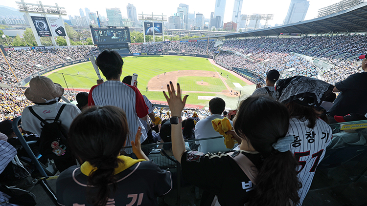 프로야구, 역대 가장 빠른 속도로 '200만 관중' 돌파