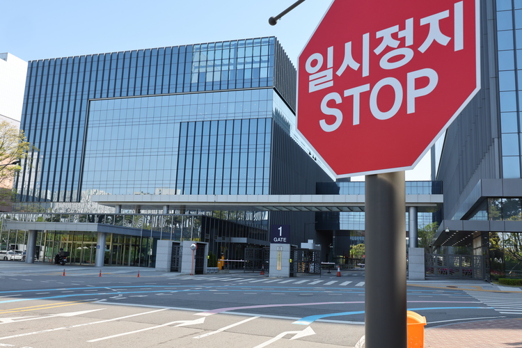 지난 1일 인천 연수구 삼성바이오로직스 공장에 적막감이 흐르고 있다. /연합뉴스 