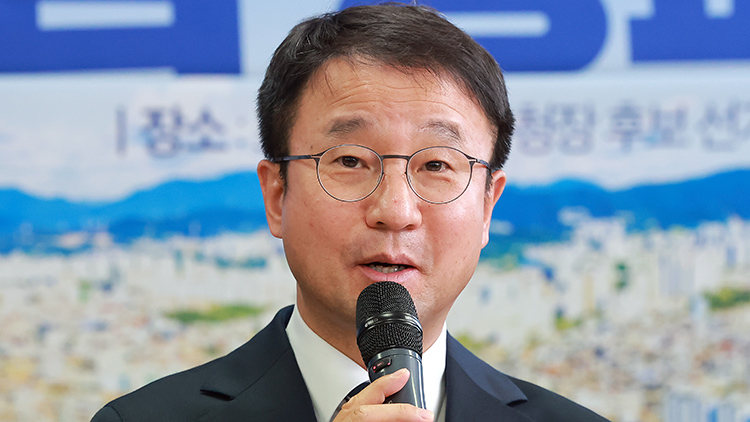 더불어민주당 한병도 원내대표가 8일 서울 송파구 민주당 조재희 송파구청장 후보 선거사무소에서 열린 현장 최고위원회의에 참석해 발언하고 있다. /연합뉴스