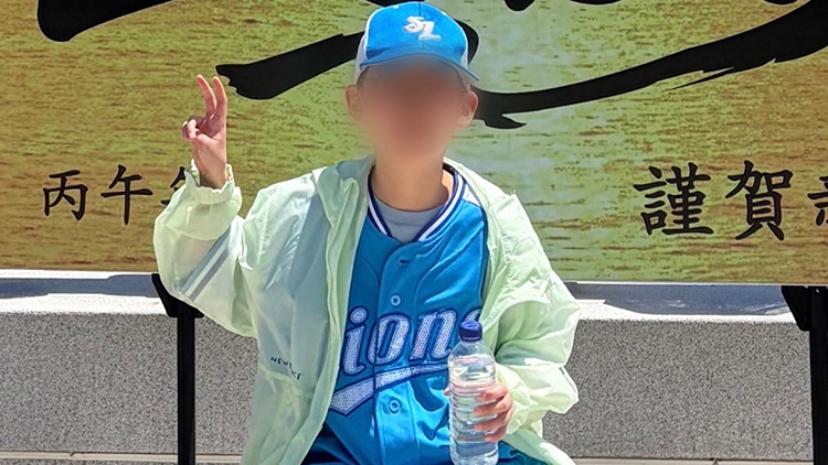 지난 10일 대구에서 가족과 함께 경북 청송군 주왕산국립공원 내 사찰을 찾았다가 홀로 주봉으로 등산하러 나선 A(11ㆍ초6)군 실종 당일 촬영한 사진. /A군 가족 제공.
