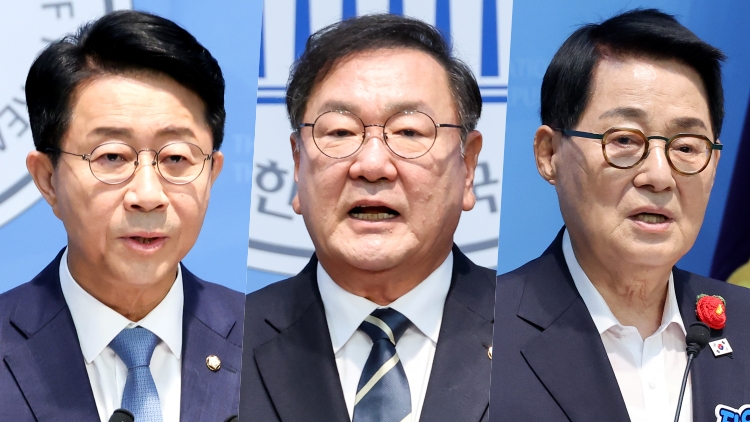 (왼쪽부터) 더불어민주당 조정식·김태년·박지원 의원 /연합뉴스