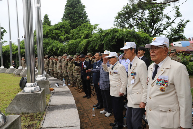 21일 경기도 임진각 보훈단지 내 추모비 일대에서 진행된 '한미 합동 현충일 추모행사' 모습 / 제공 : 한미동맹재단