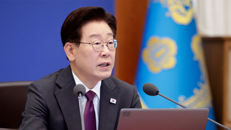 이재명 대통령이 21일 청와대에서 열린 수석보좌관회의에서 발언하고 있다. /연합뉴스
