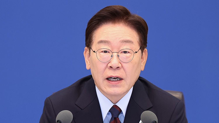 이재명 대통령이 26일 청와대에서 열린 국무회의 겸 비상경제점검회의에서 발언하고 있다. /청와대통신사진기자단