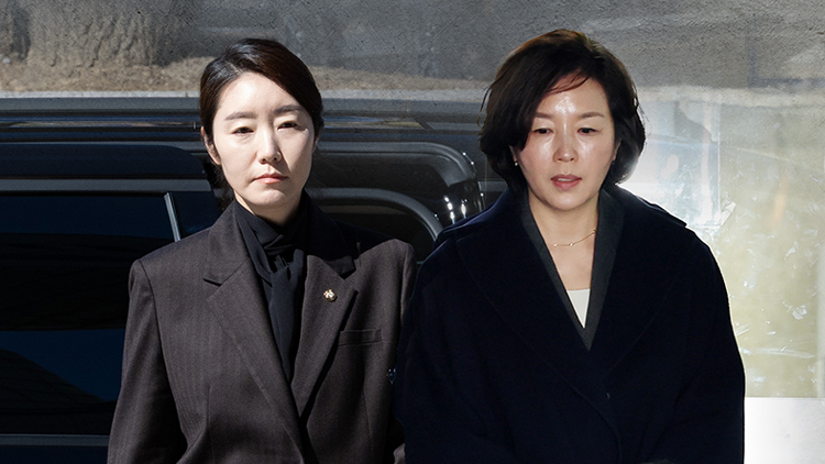 강선우 무소속 의원(왼쪽)과 김경 전 서울시의원  방송화면 캡처
