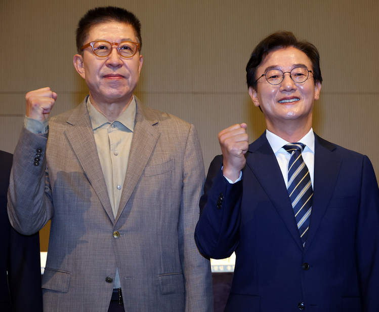 국민의힘 박형준 후보와 부산시장 더불어민주당 전재수 후보 /연합뉴스 