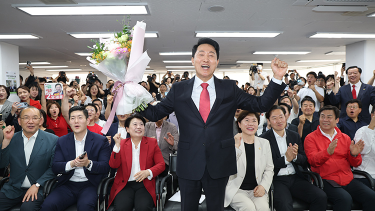 보수 궤멸 막은 오세훈 역전극…오전 7시 16분에 뒤집혔다