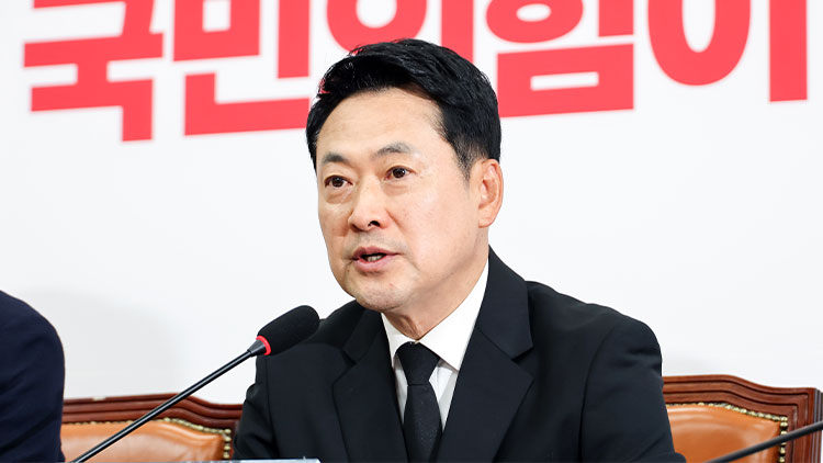 국민의힘 장동혁 대표가 6일 오전 국회에서 열린 긴급 최고위원회의에서 6·3 지방선거에서 불거진 투표용지 부족 사태와 관련해 발언하고 있다. /연합뉴스