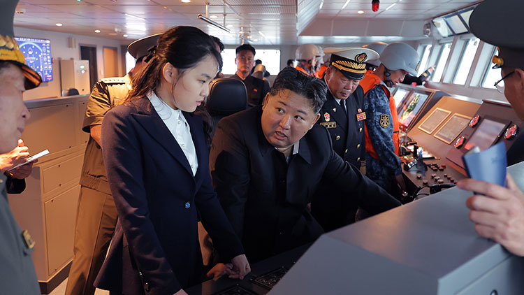 시진핑 방북 전 핵시설 점검하는 北…구축함 항해시험도 공개