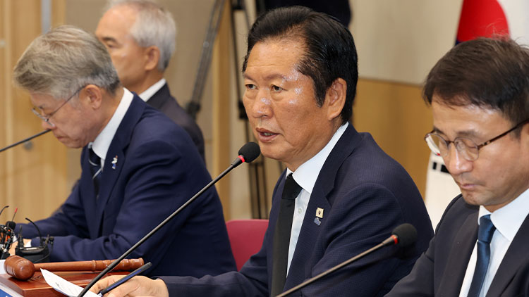 더불어민주당 정청래 대표가 12일 광주 서구 김대중컨벤션센터에서 열린 전남ㆍ광주 현장 최고위원회의에서 발언하고 있다. /연합뉴스