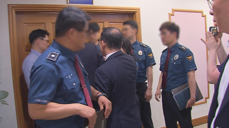 경찰, '서울청 항의방문' 野 보좌진 폭행 논란
