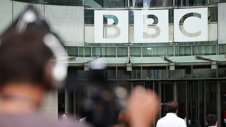 영국 런던  BBC 본사 앞 /REUTERS=연합뉴스

