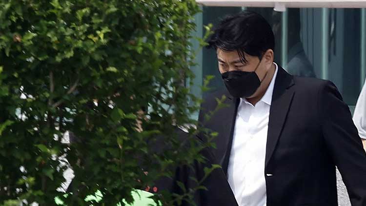 김호중 음주 뺑소니 출소, 가석방으로 5개월 일찍